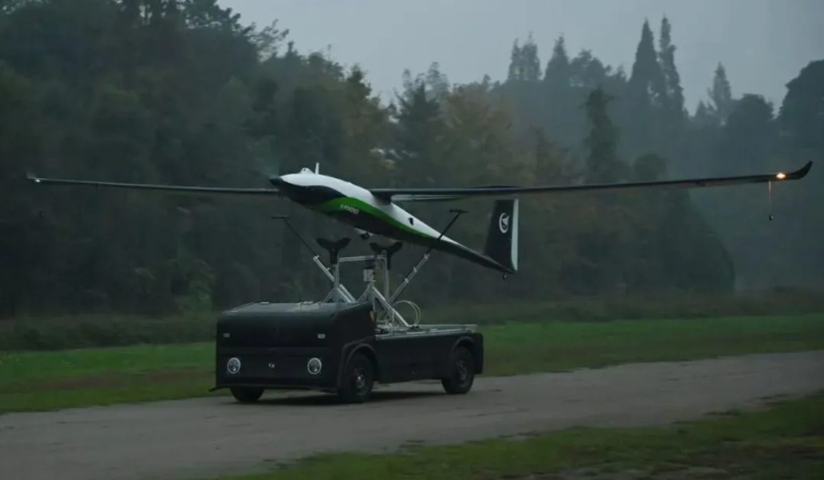Xitoy uzluksiz 30 soatgacha parvoz qilishga qodir dronni taqdim etdi
