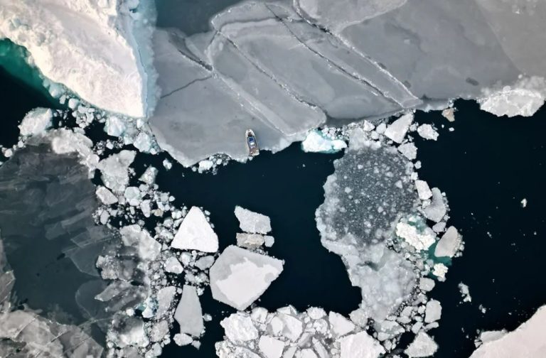 Muzlarning tez erishi Arktikadagi geosiyosiy poygani tezlashtirmoqda