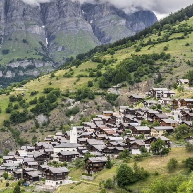 Shveytsariyadagi qishloqqa ko‘chib kelgan sayyohlarga 24 ming dollardan pul to‘lanadi