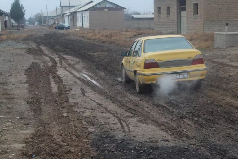 Qashqadaryoda tuproq qoplamali yo‘llarni to‘liq shag‘al qoplamaga o‘tkazish boshlanadi