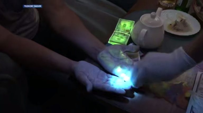 Beruniy tumani hokimi o‘rinbosari 12 ming dollar bilan ushlandi