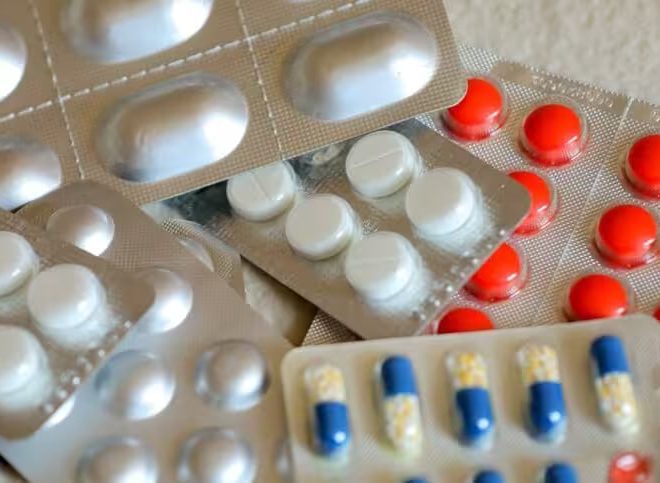 Buxoroda sotish va qo‘llash taqiqlangan dorilarni sotmoqchi bo‘lganlar ushlandi