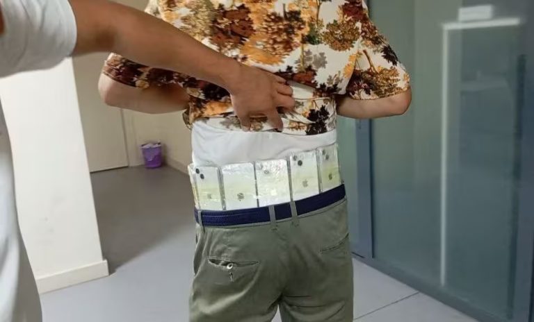 Toshkent viloyati chegarasida 180 ta iPhoneʼni yashirin olib o‘tayotgan “yo‘lovchi”lar ushlandi