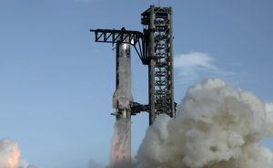 SpaceX’ning Starship kemasi 10-sinov parvozini muvaffaqiyatli amalga oshirdi