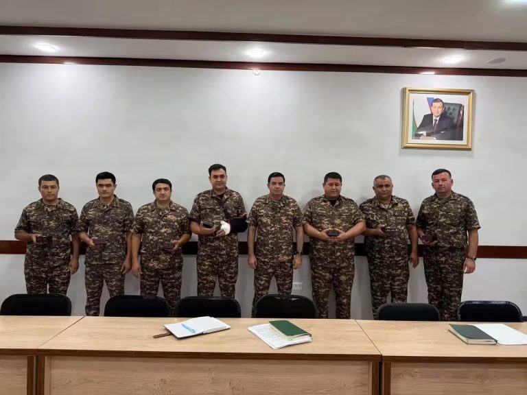 Buxoroda saksovulfurushlarni ta’qib qilib, hujumga uchragan inspektorlar taqdirlandi