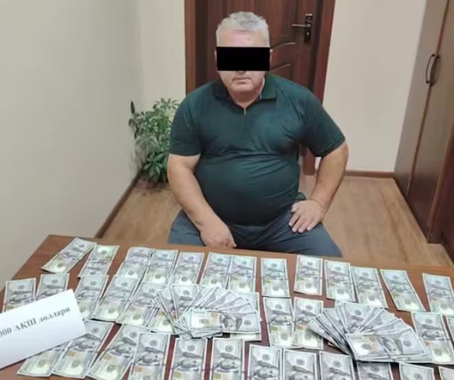 Forish tumani hokimi o‘rinbosari 20 ming dollar pora bilan ushlandi