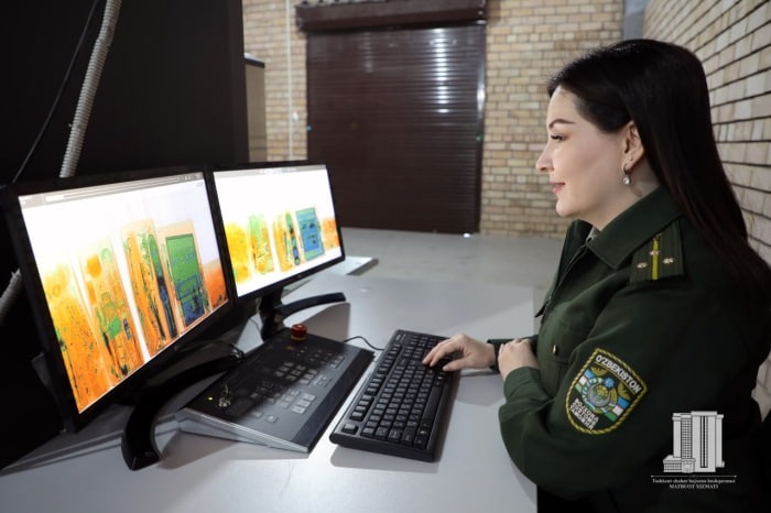 Xalqaro pochta va kuryerlik jo‘natmalarini bojxona nazoratidan o‘tkazish tartibi belgilandi