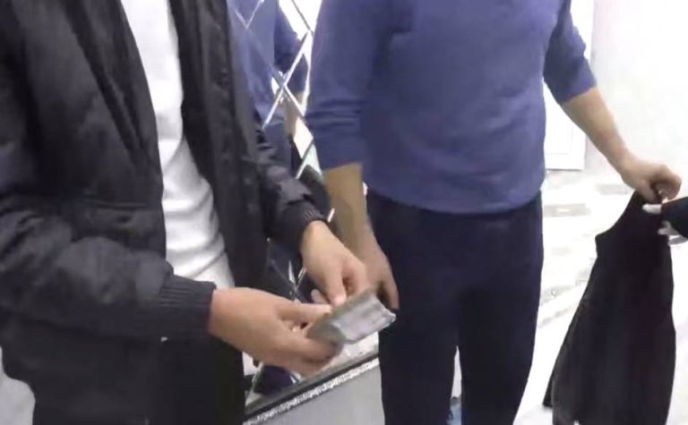 Qoraqalpogʻistonda PPX xodimi pora bilan ushlandi