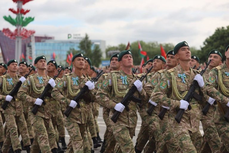 30 yildan ortiq xizmat qilgan harbiylar pensiyasi oshirilishi mumkin