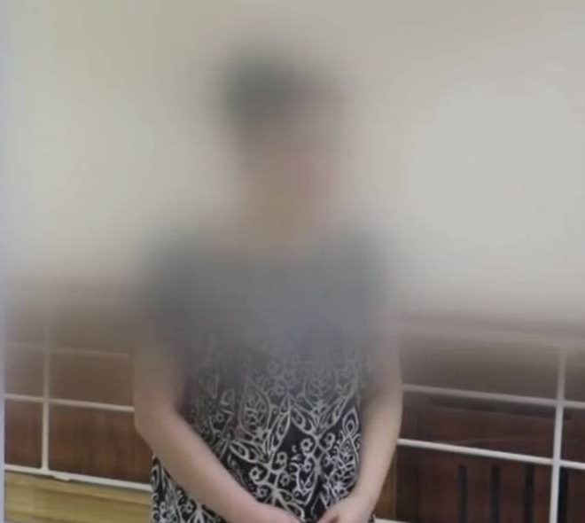 Sirdaryoda ikki farzandini o‘ldirgan ayol 13 yilga qamaldi